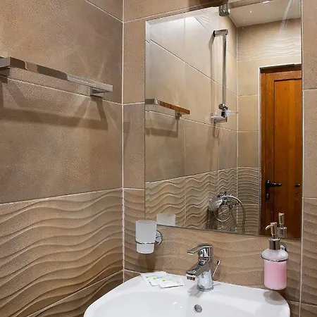 червената къща 招待所 Perushtitsa