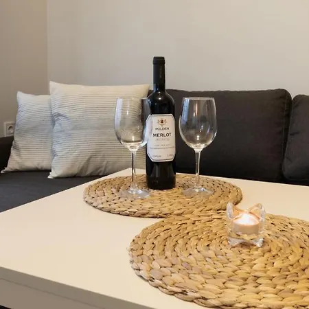 червената къща 3*