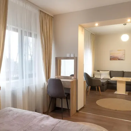 Guest house червената къща 3*