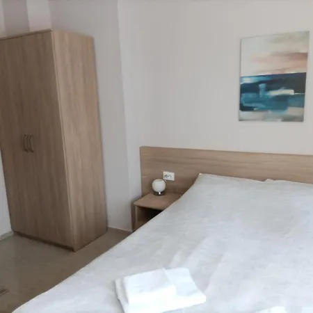 червената къща