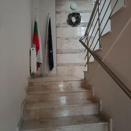 червената къща 3* Perushtitsa