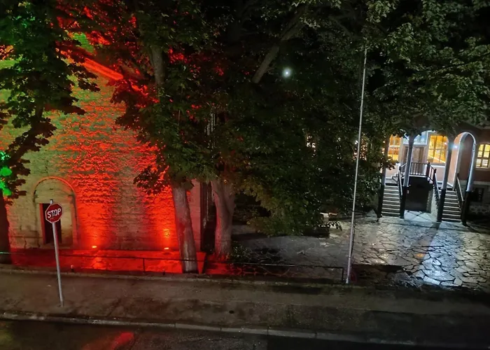 بيت ضيافة червената къща